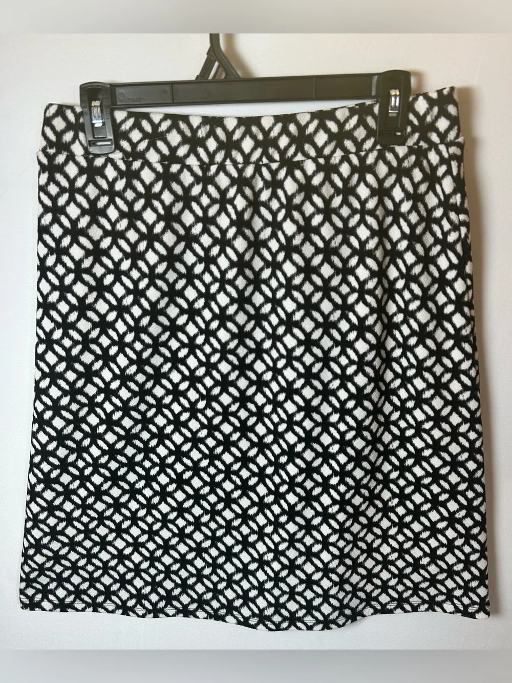 Le Lis Black White Geometric Mini Skirt Red Zipper Detail Made in USA Size XL
